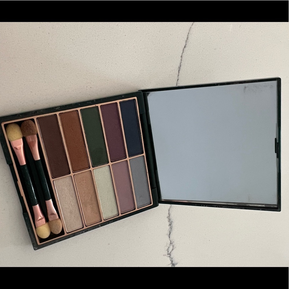 Sara St James Eyeshadow Pallet